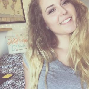 Meet your Posher, Danielle